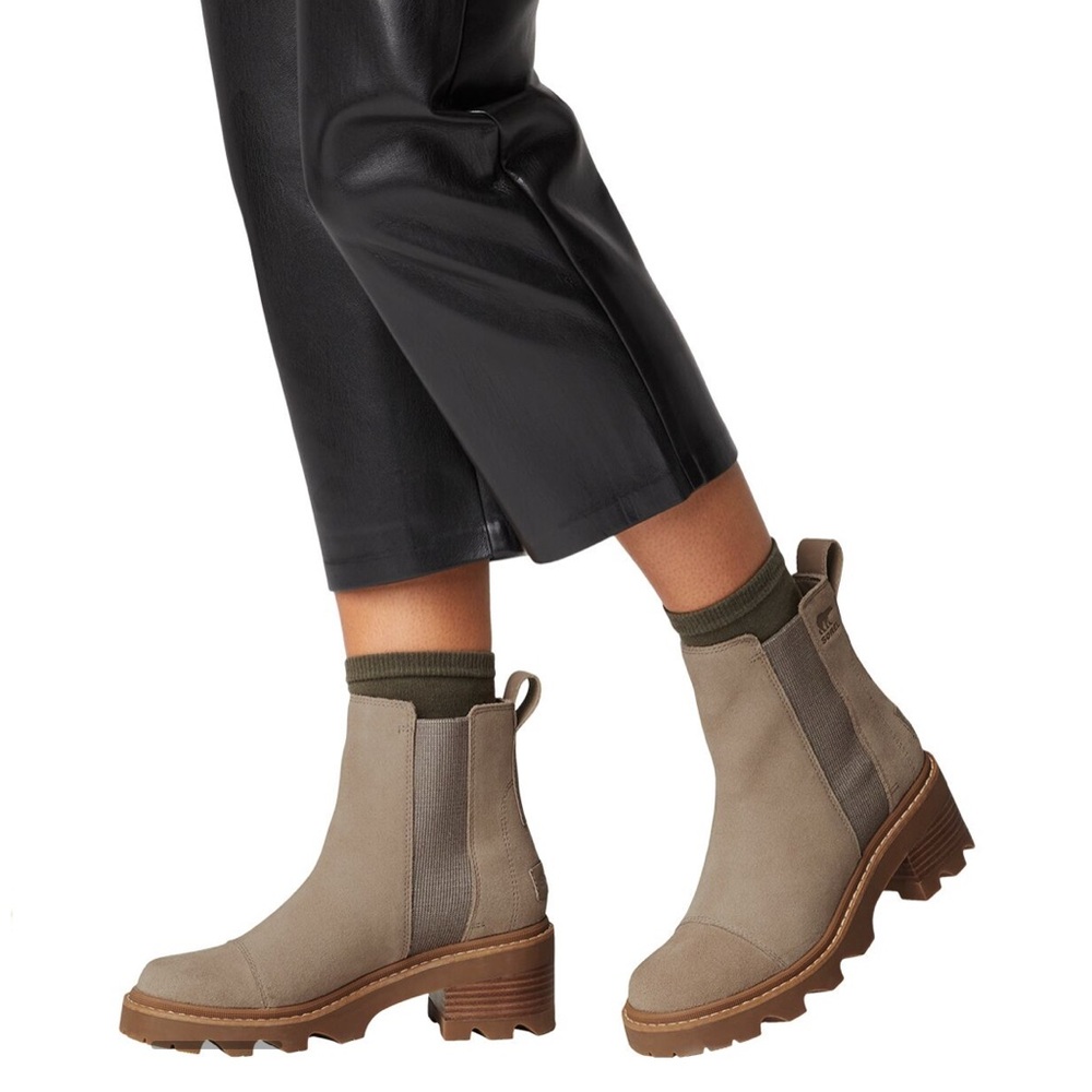 Brand New! Joan Now Chelsea Boot - Women's Boots 
Omega Taupe/Gum